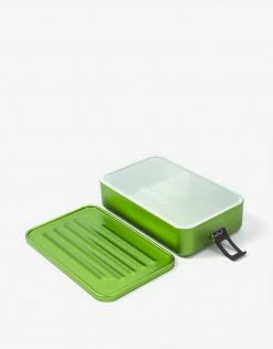 SIGG Metal Lunch Box Plus Large - Green 8 SIGG Metal Lunch Box Plus Large - Green